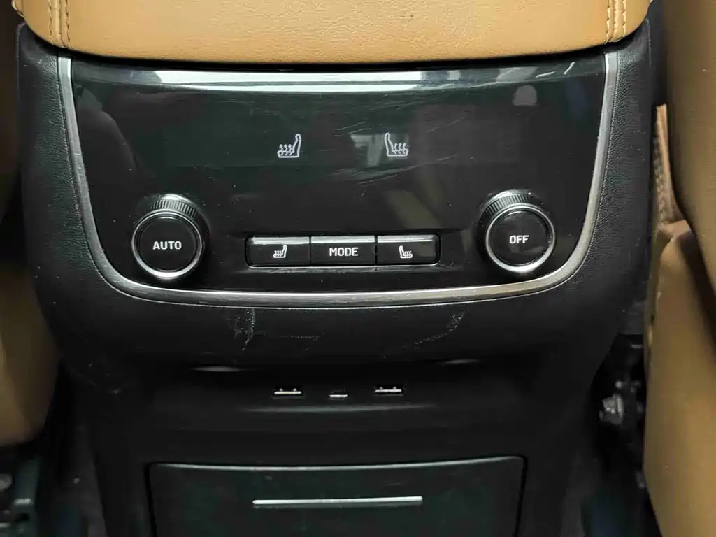 Li Auto Li ONE — миниатюра 11