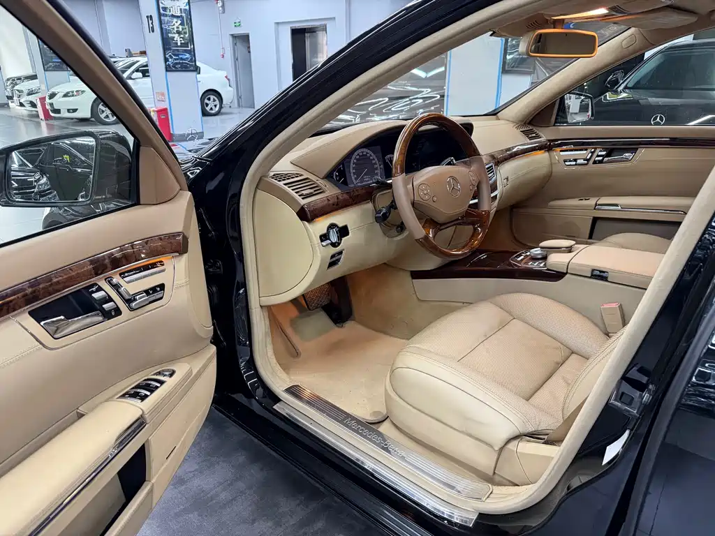 Mercedes-Benz S-Class S 2010 S 500 L 4MATIC