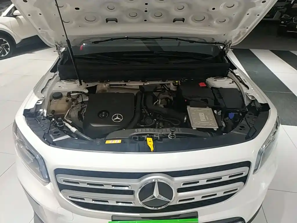 Mercedes-Benz GLB — миниатюра 20
