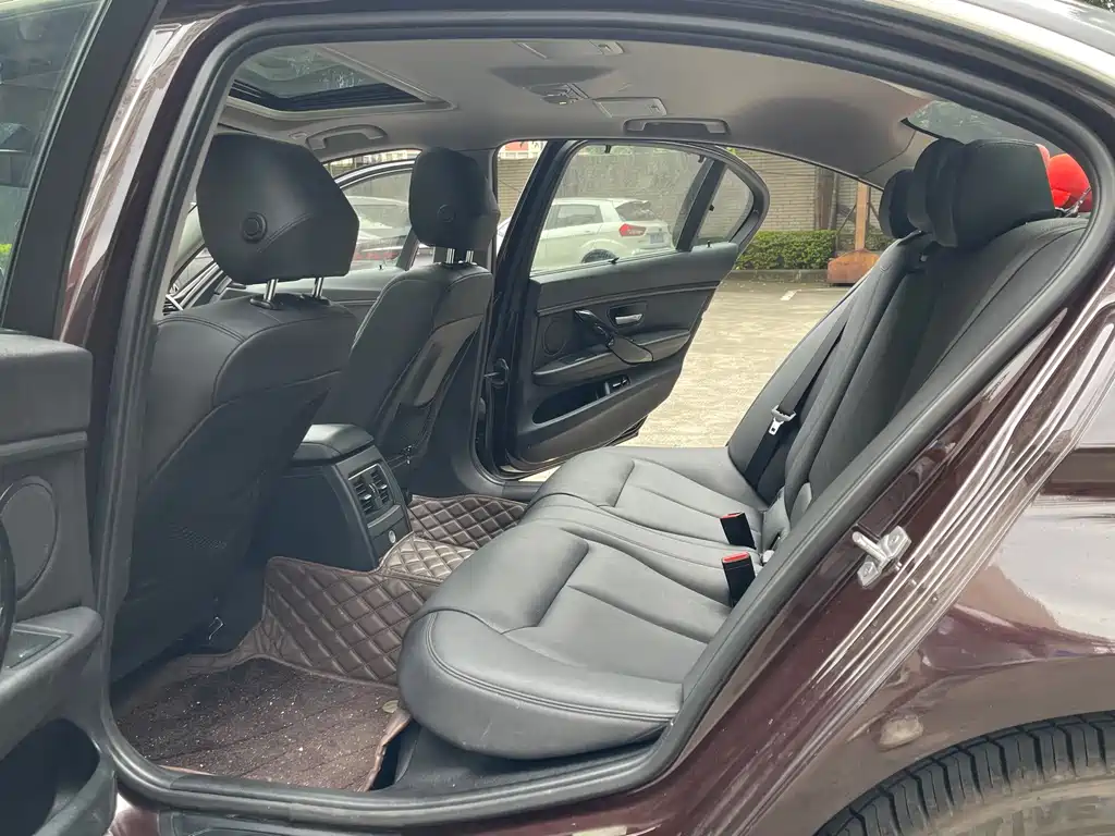 BMW 3 Series — миниатюра 10