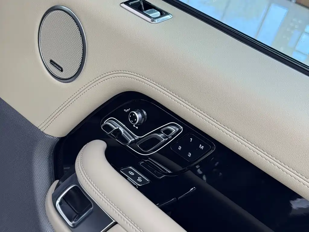 Land Rover Range Rover — миниатюра 8