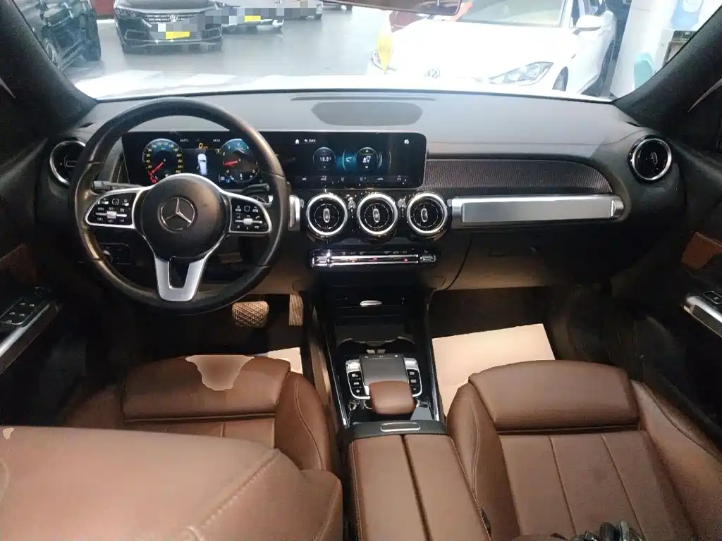 Mercedes-Benz GLB — миниатюра 10