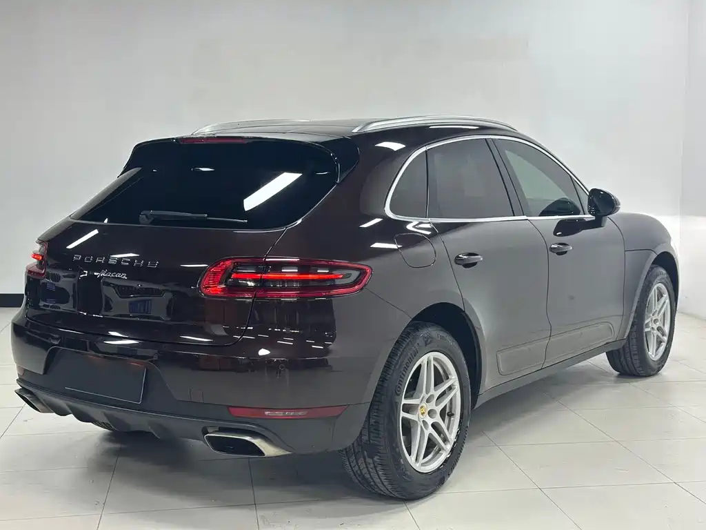 Porsche Macan — миниатюра 5