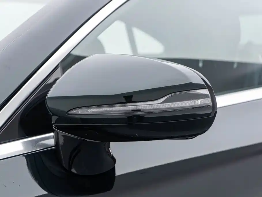 Mercedes-Benz E-Class (Import) — миниатюра 25