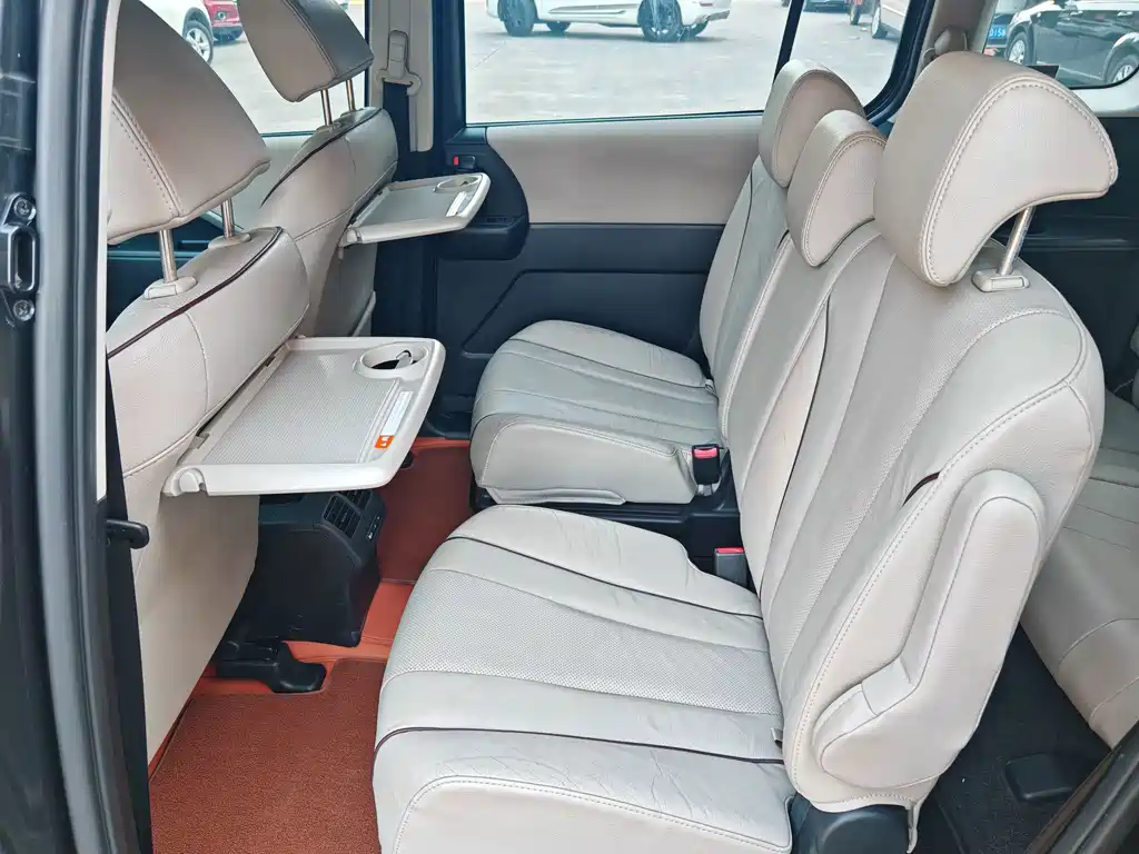 Mazda 5 — миниатюра 15