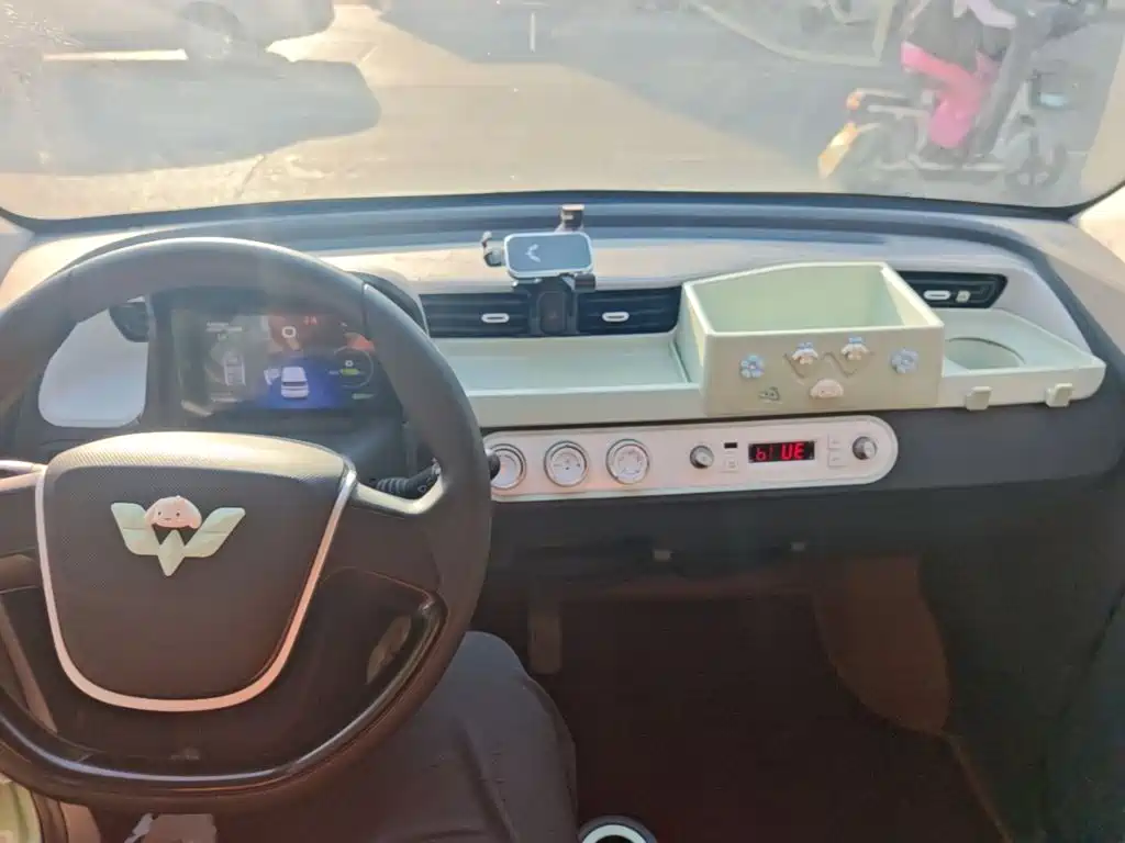 Wuling MINIEV — миниатюра 10