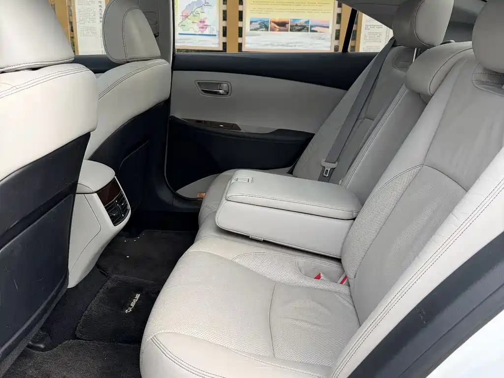 Lexus ES — миниатюра 20