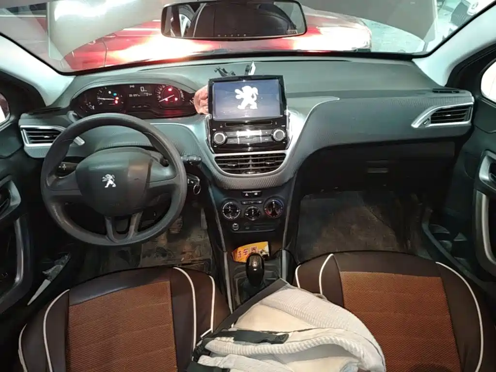 Peugeot 2008 — миниатюра 10