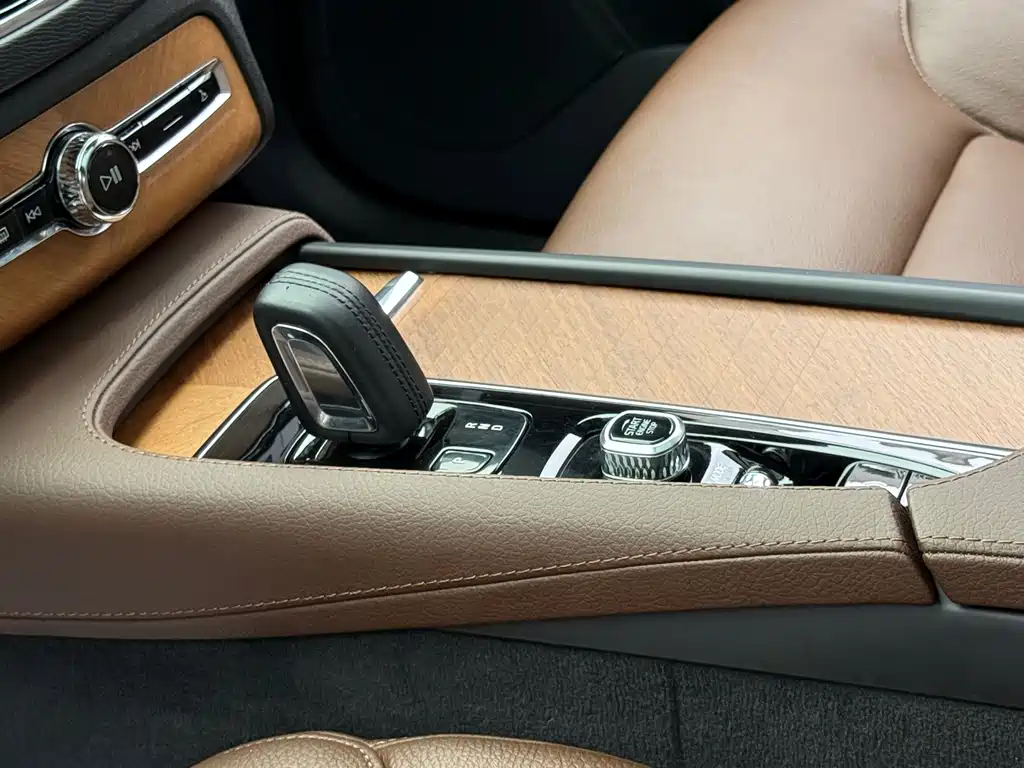 Volvo XC90 — миниатюра 14