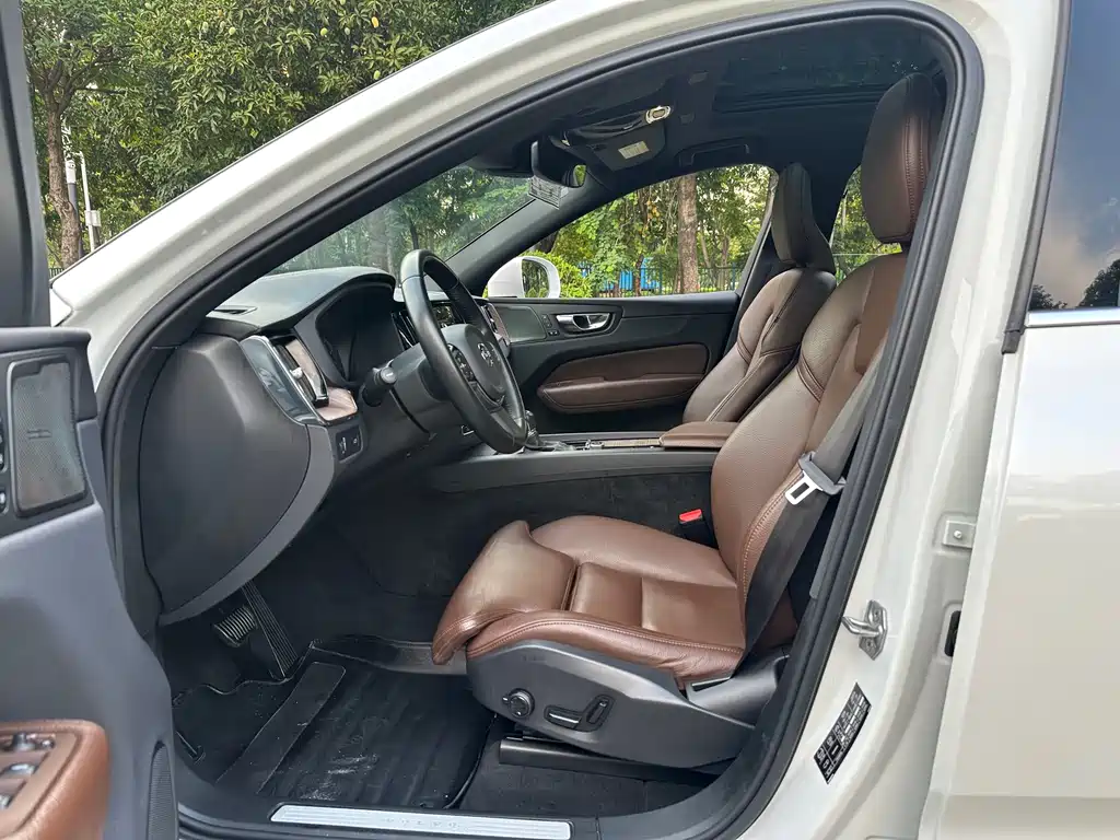 Volvo XC60 2021 T5 Luxury