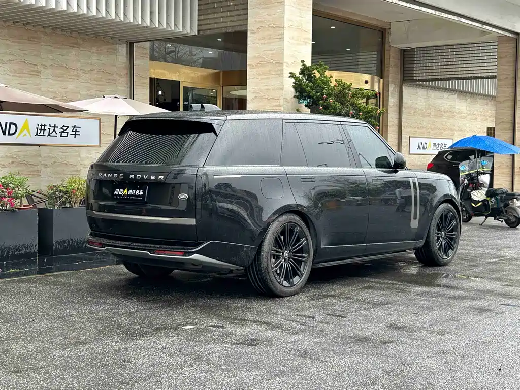 Land Rover Range Rover 2023 3.0 L6 400PS мест Long Wheelbase