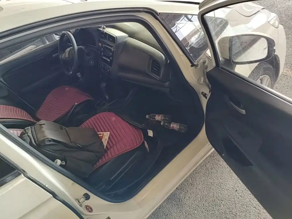 Honda Fit — миниатюра 9