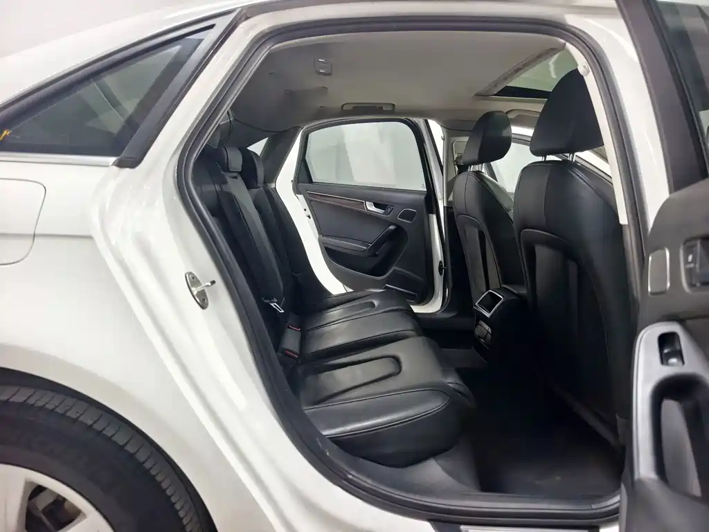 Audi A4L — миниатюра 16
