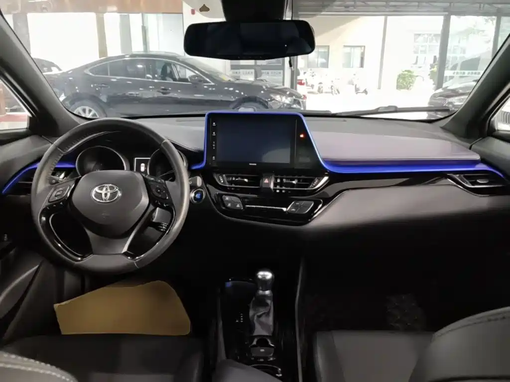 Toyota IZOA — миниатюра 10