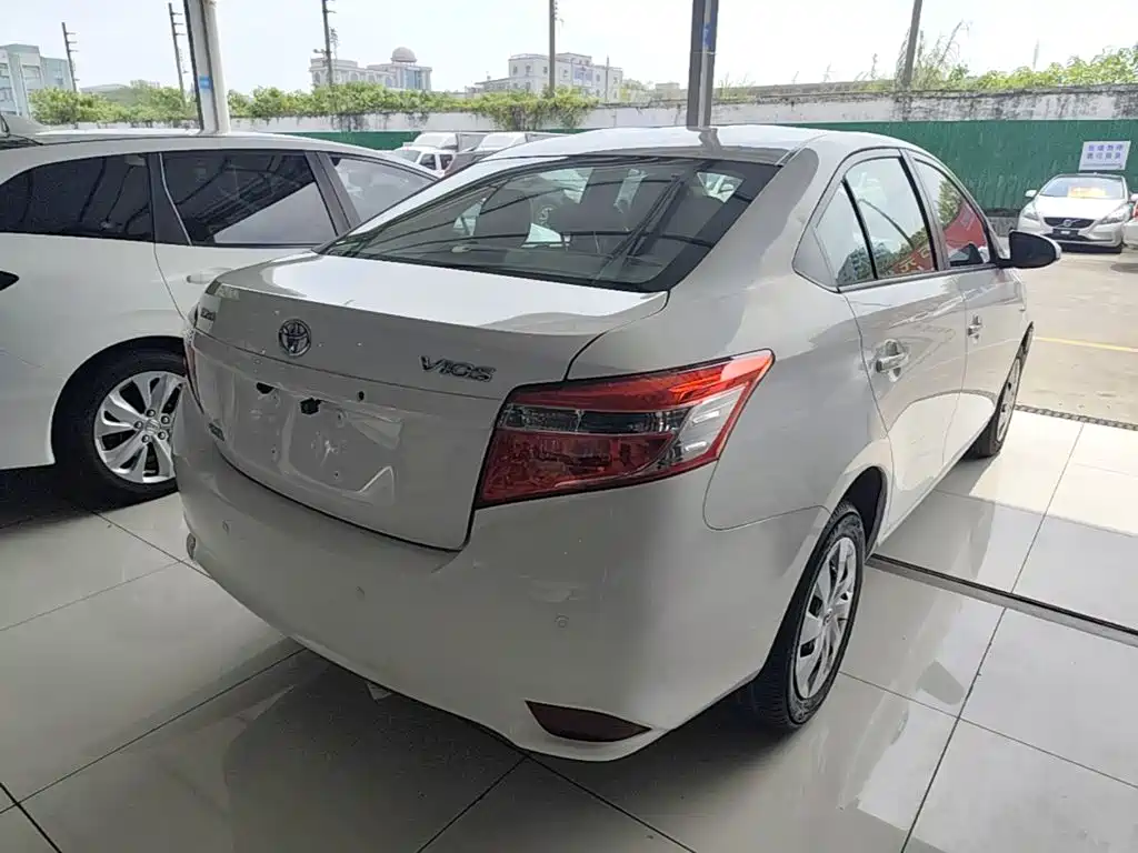 Toyota Vios — миниатюра 7