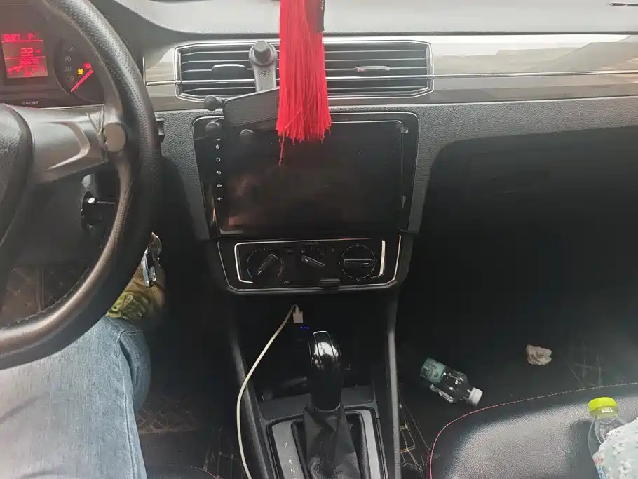 Volkswagen Santana — миниатюра 13