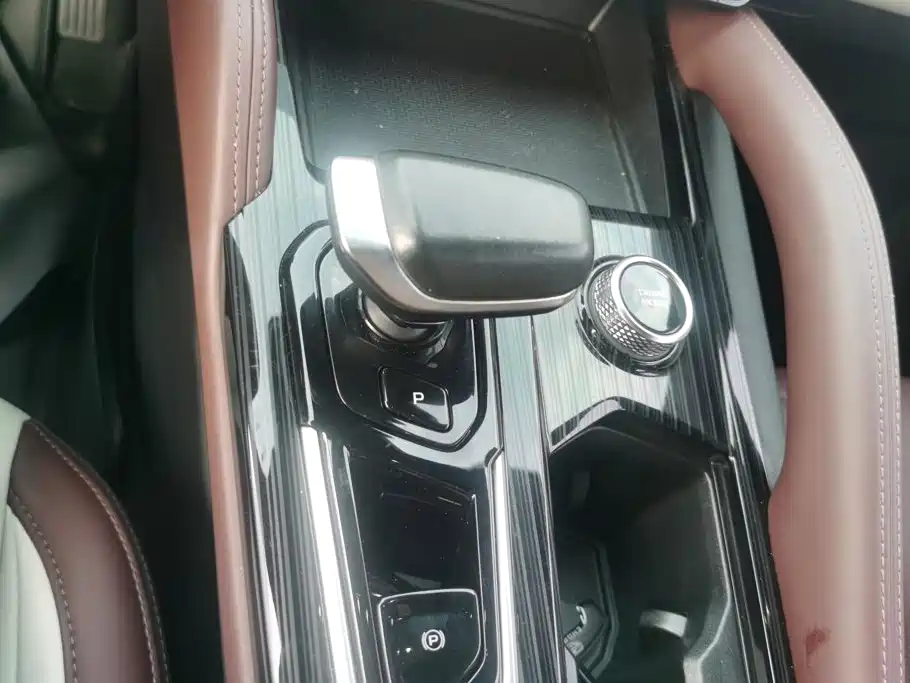 Geely Xingyue L — миниатюра 16