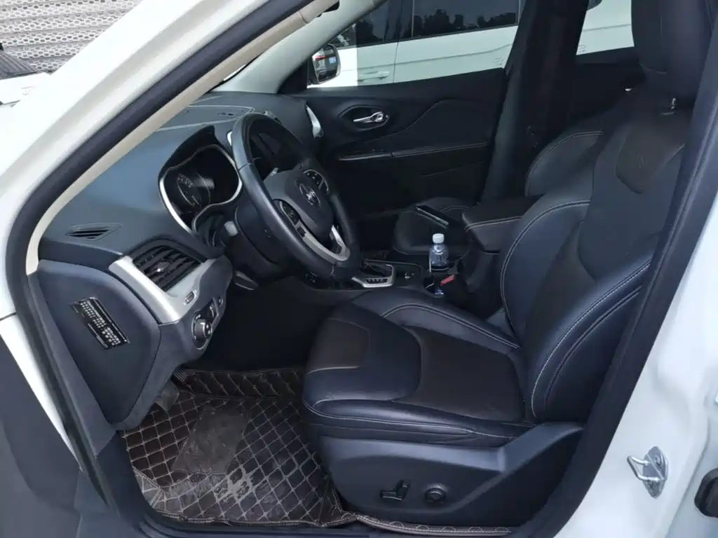 Jeep Cherokee — миниатюра 15