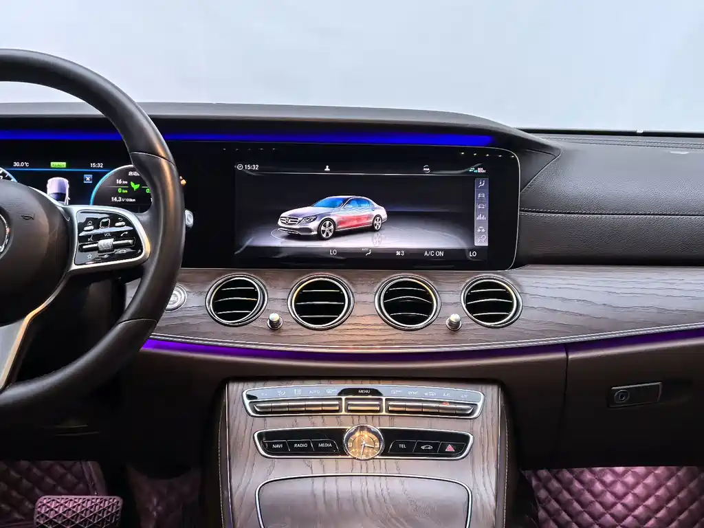 Mercedes-Benz E-Class — миниатюра 15