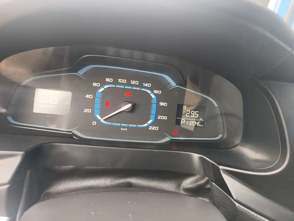 Roewe 360 — миниатюра 12