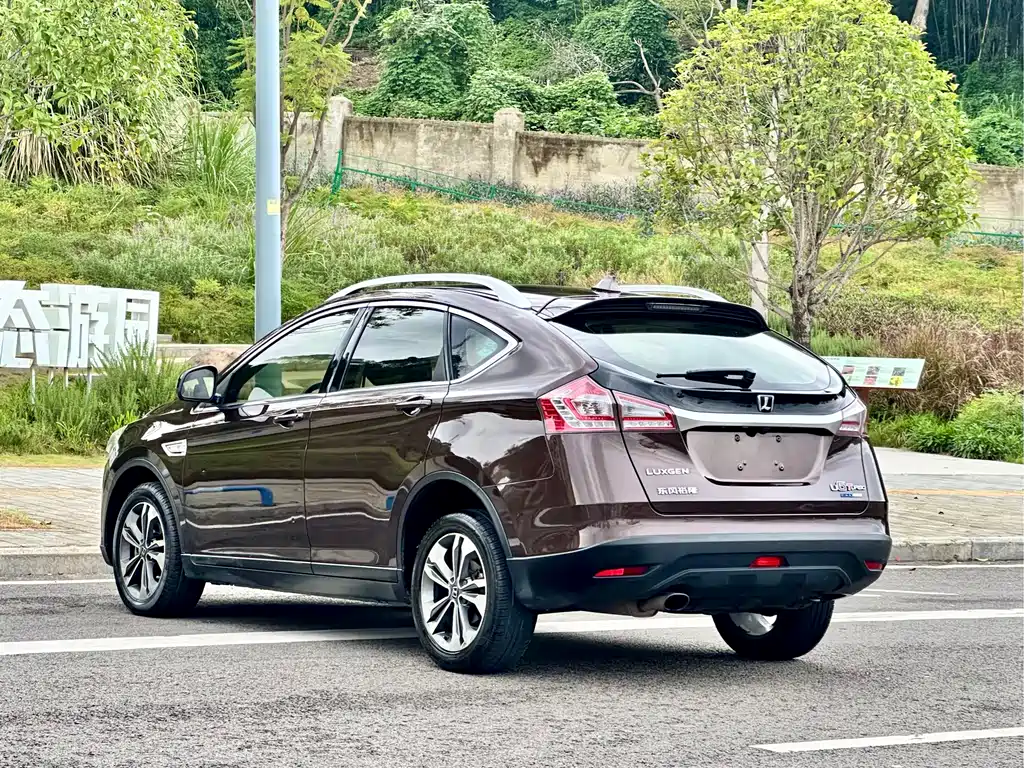 LUXGEN EXCELLENT 6 SUV