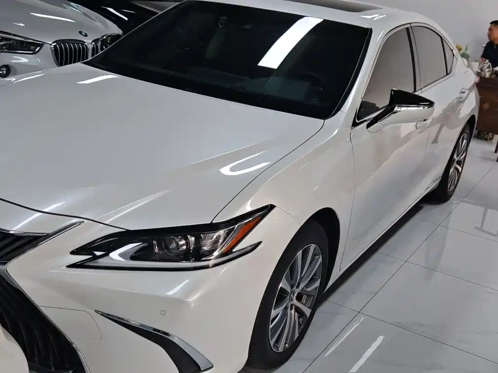 Lexus ES — миниатюра 3