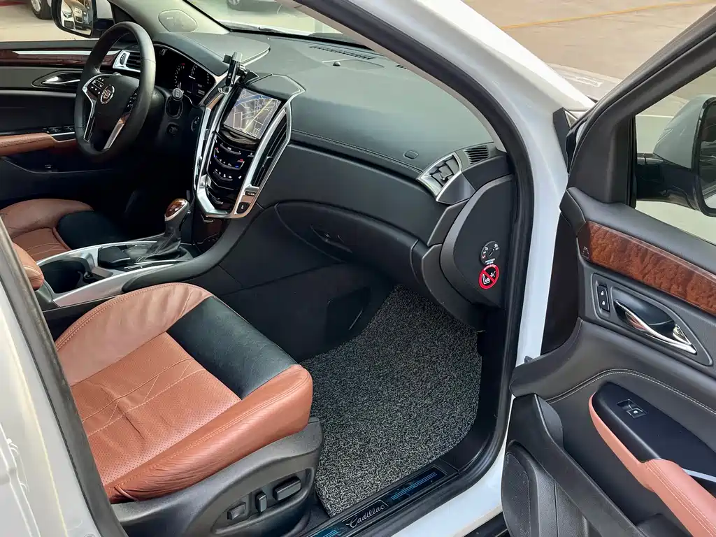 Cadillac SRX — миниатюра 9