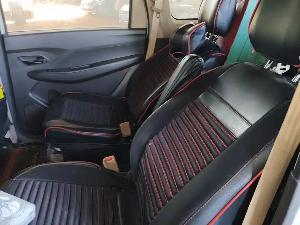 Wuling Hongguang — миниатюра 13