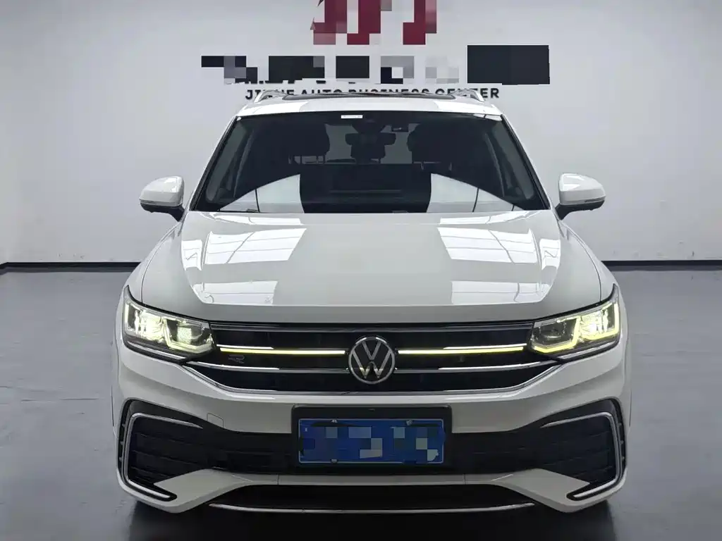 Volkswagen Tiguan L — миниатюра 2