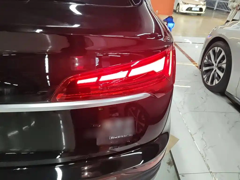 Audi Q5L Sportback — миниатюра 8