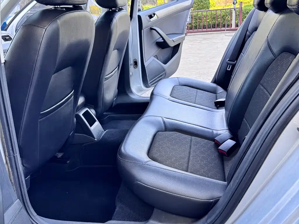 Volkswagen Santana — миниатюра 12