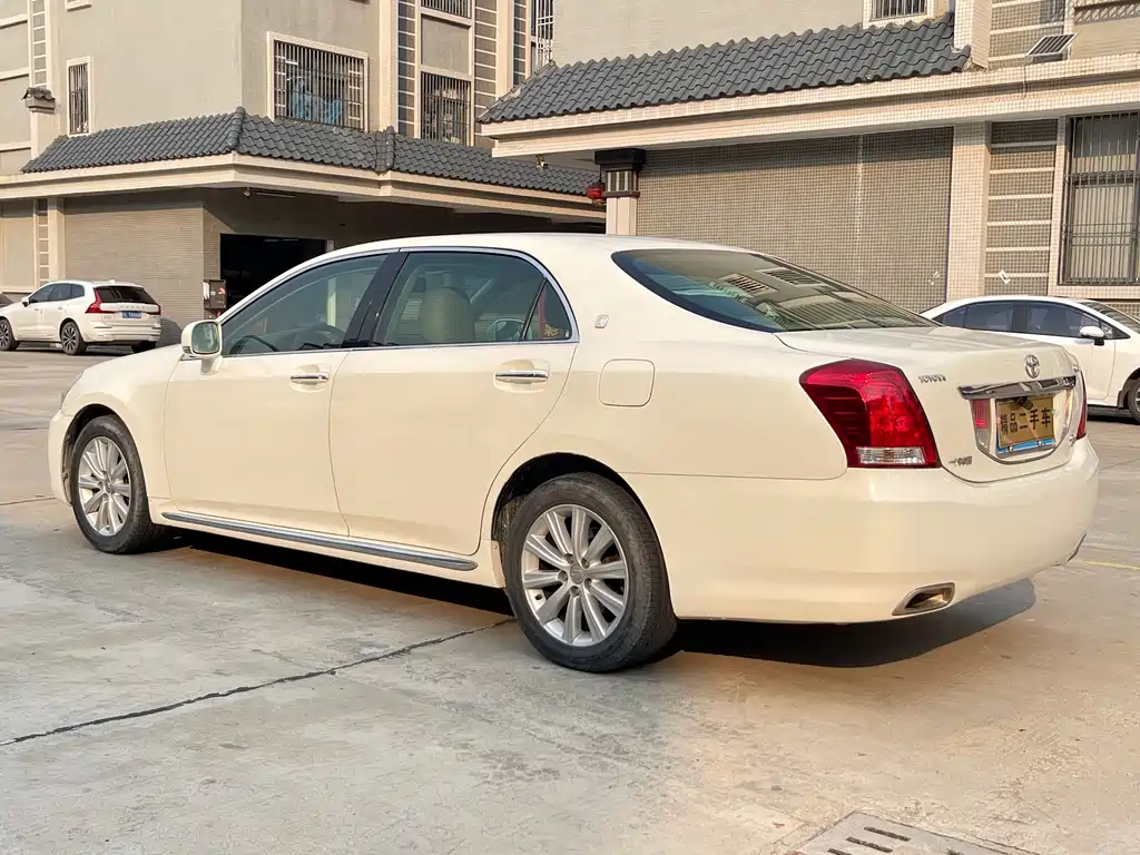 Toyota Crown 2010 2.5L Royal