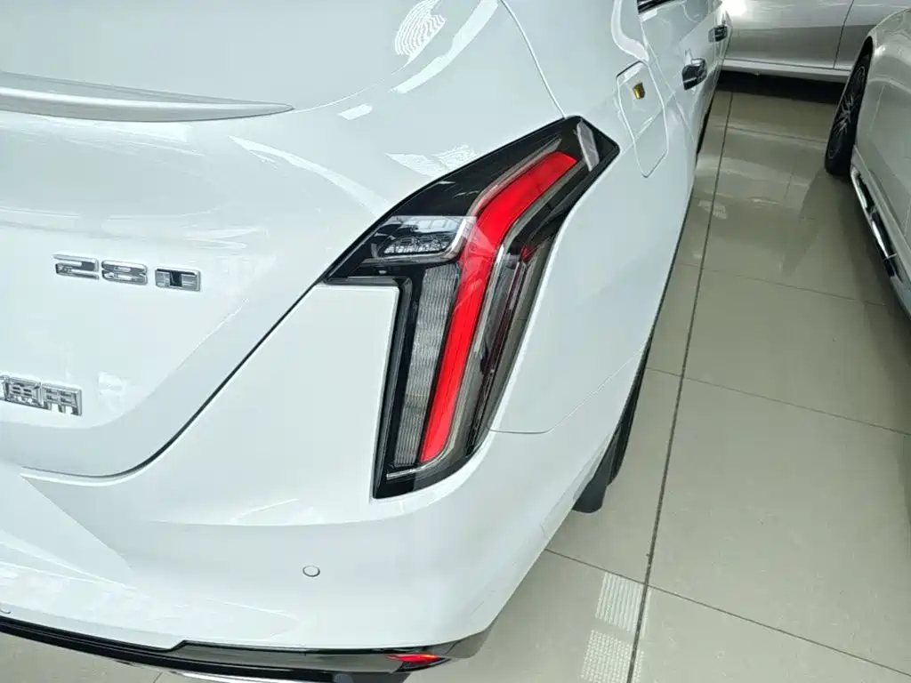 Cadillac CT4 2022 28T