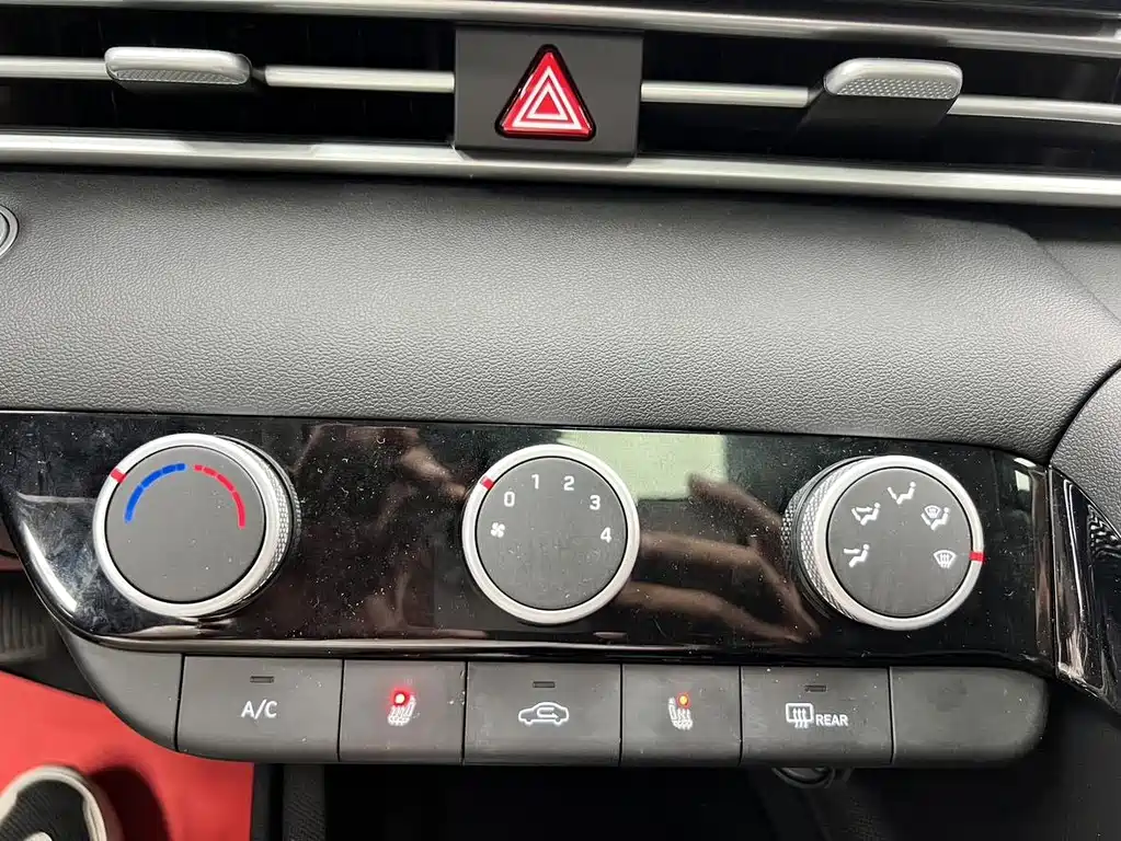 Hyundai Elantra — миниатюра 21