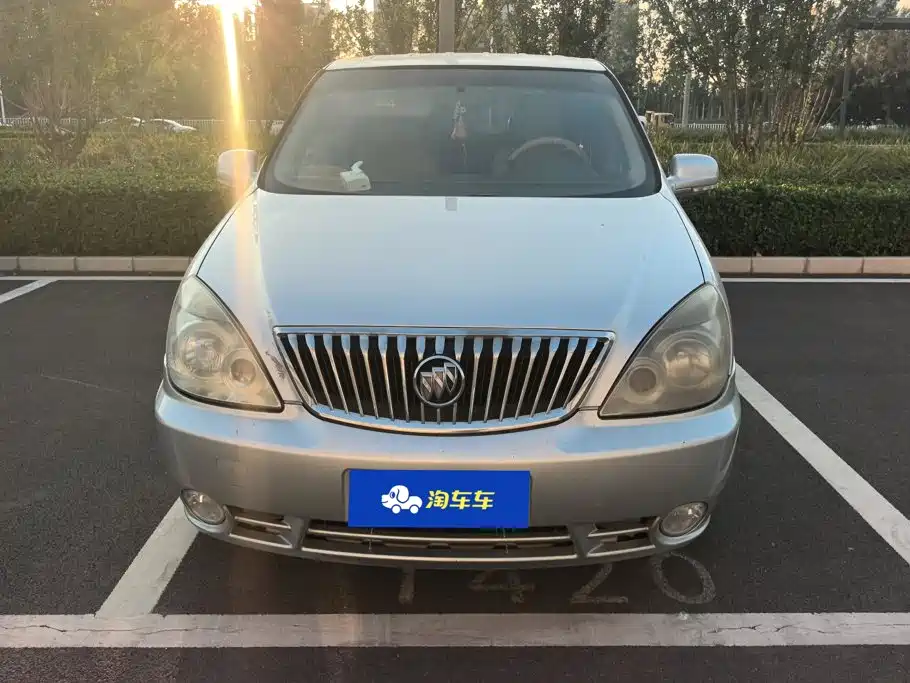 Buick GL8 — миниатюра 2
