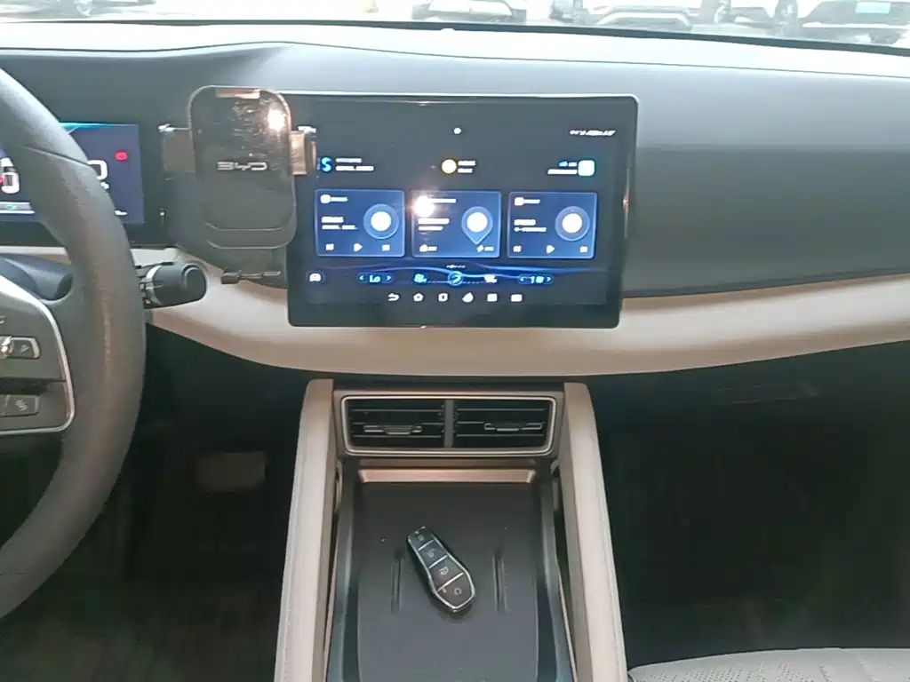 BYD Yuan UP — миниатюра 13