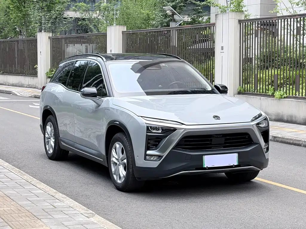 NIO ES8 2018 355KM мест