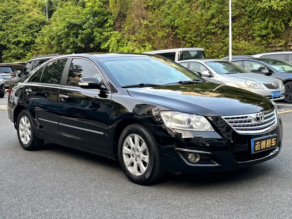 Toyota Camry — миниатюра 2