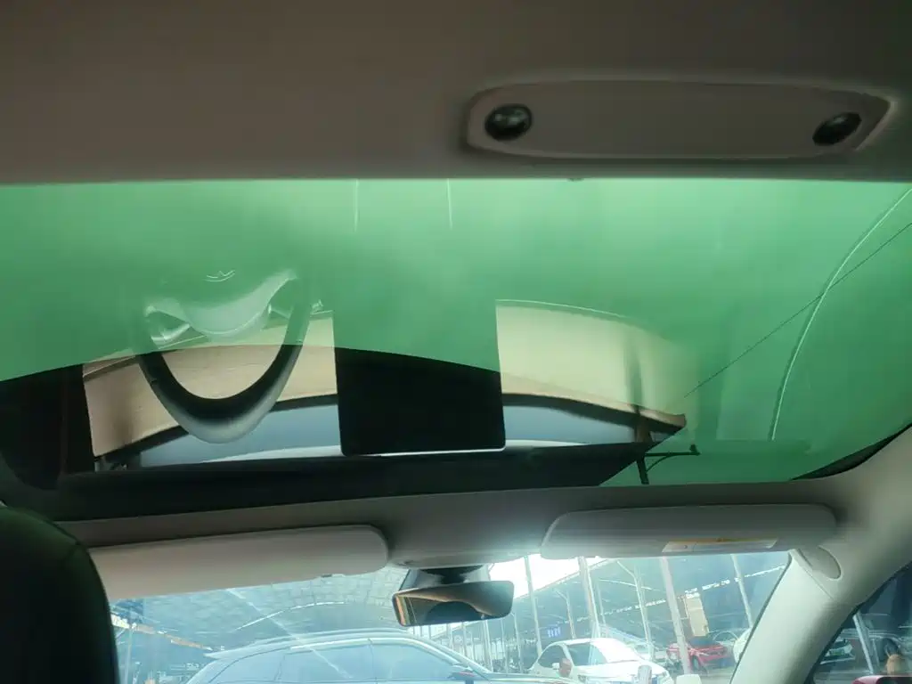 Tesla Model 3 — миниатюра 18