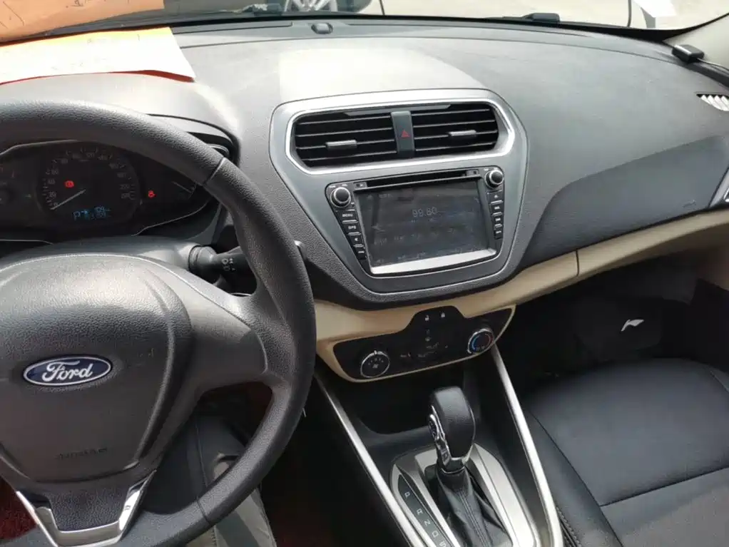 Ford Escort — миниатюра 10