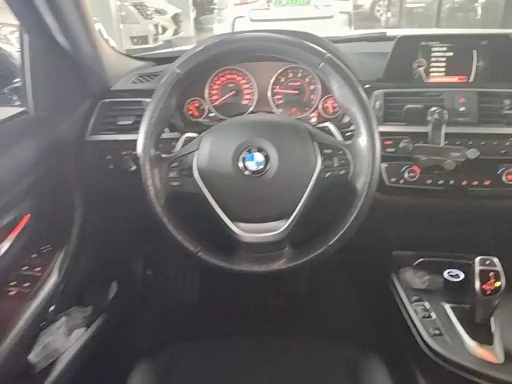 BMW 3 Series — миниатюра 11
