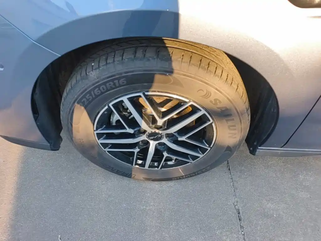 BYD Seal 05 DM-i — миниатюра 23