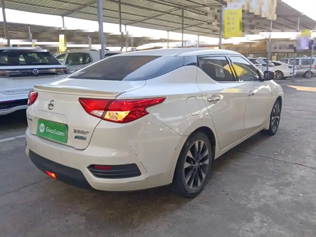 Nissan Bluebird — миниатюра 7