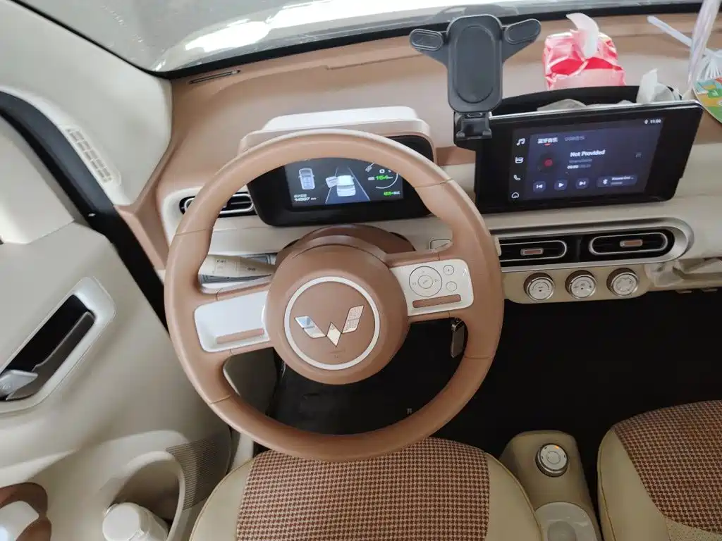 Wuling MINIEV — миниатюра 6