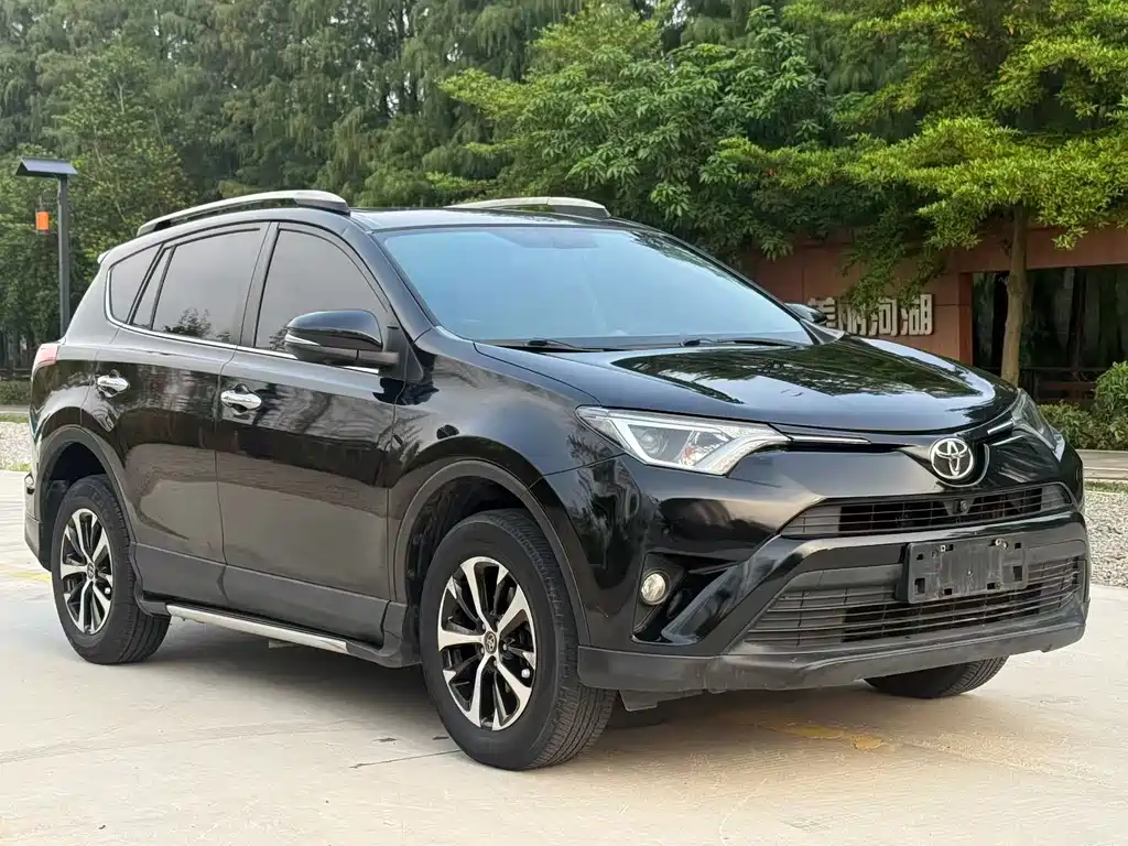 Toyota RAV4 — миниатюра 2