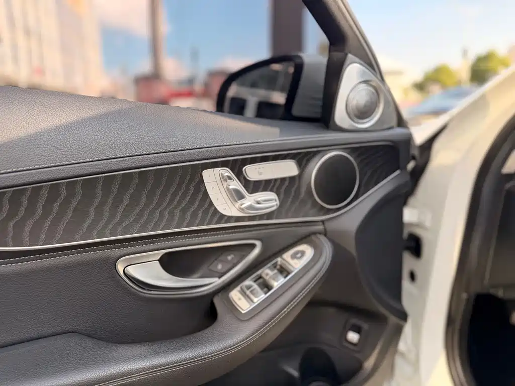 Mercedes-Benz C-Class — миниатюра 14