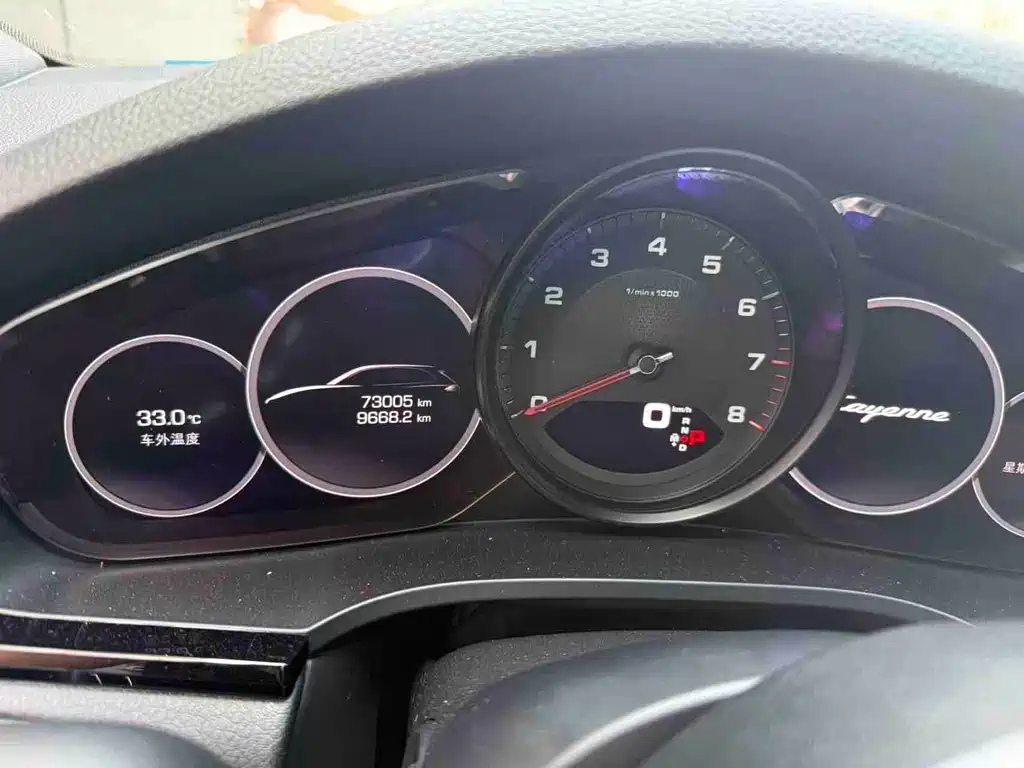 Porsche Cayenne — миниатюра 7