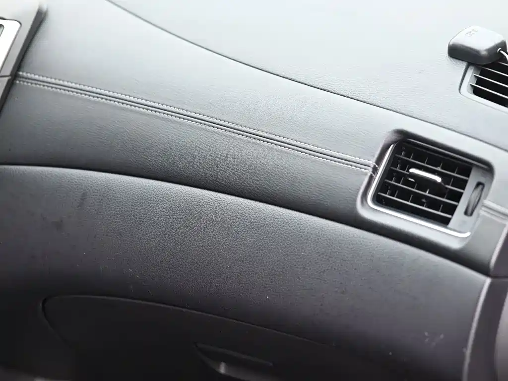 Nissan Tiida — миниатюра 14