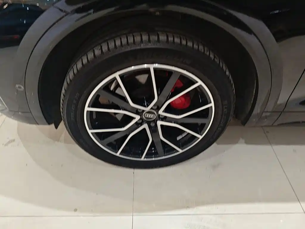 Audi Q5L — миниатюра 23