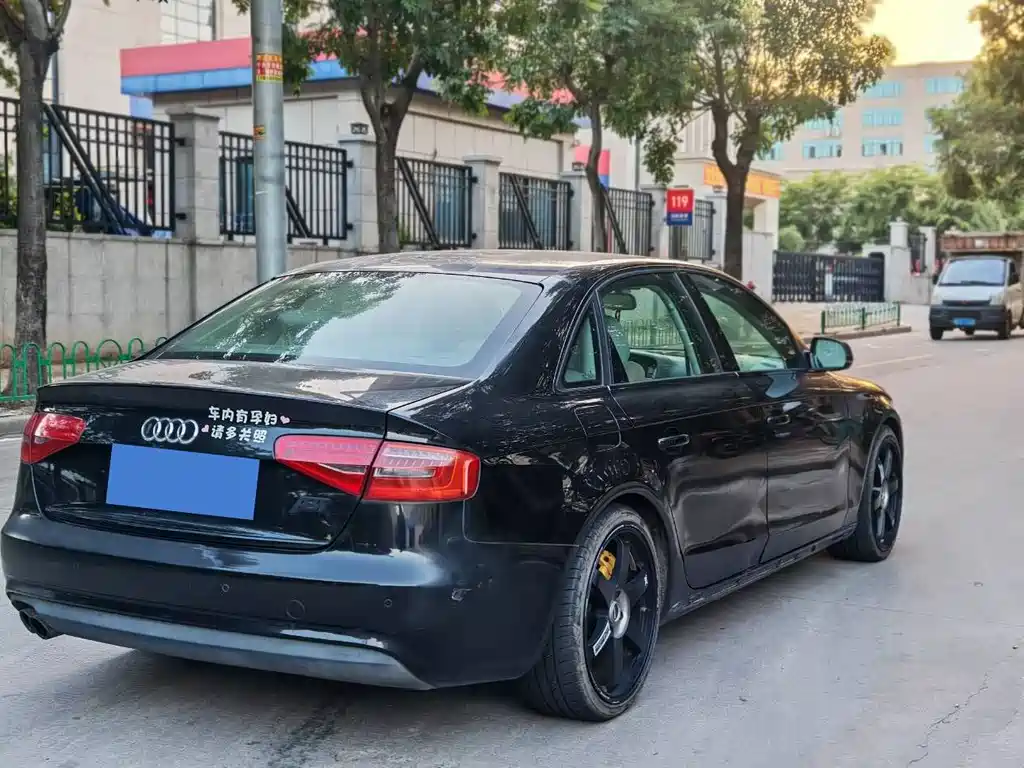 Audi A4L — миниатюра 4